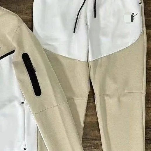 Spodnie dreswoe Nike Tech